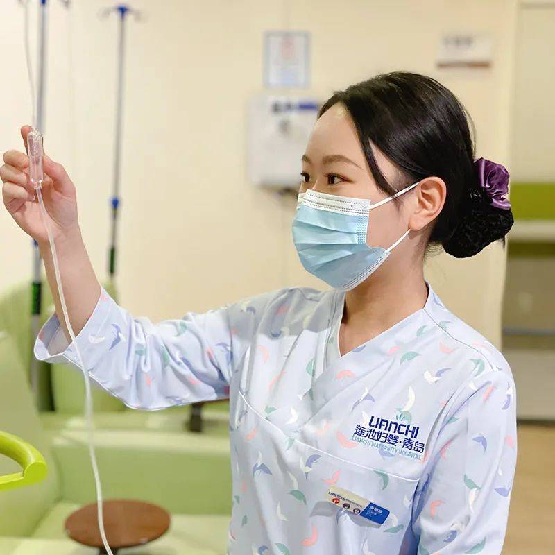 谁,才是你心中"最有温度"的莲池护士?快来为她投票!文末留言有惊喜