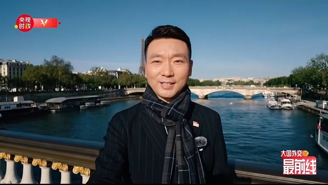 暂别《新闻联播》主播台,央视门面担当康辉随访时透露有了新身份