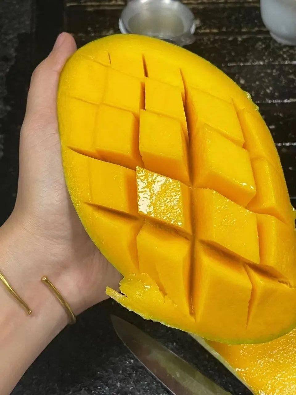 我看是谁流下了口水._芒果_金煌芒_果肉