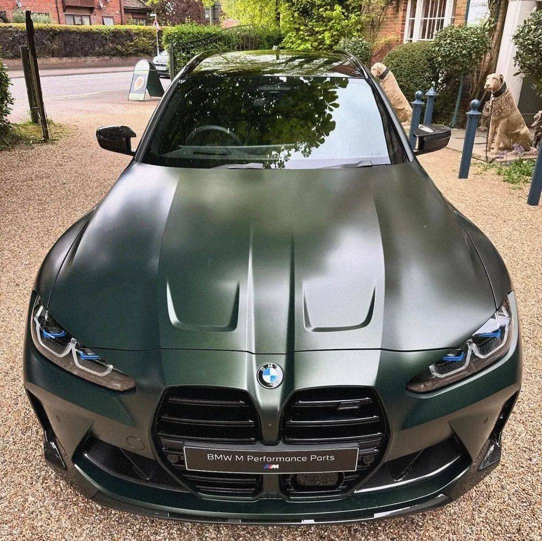 实拍宝马m3旅行车,磨砂深绿色车漆太有质感了