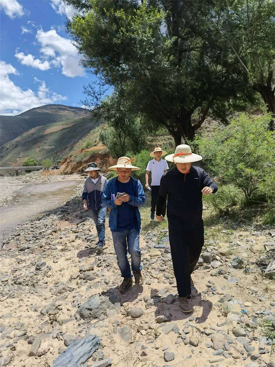 【先锋对话】乡村田野间,如何显身手?听听驻村干部的心里话