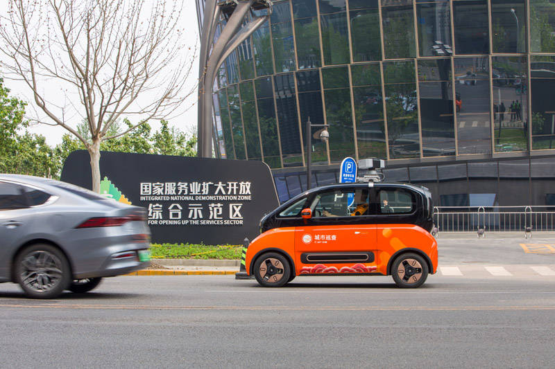丽泽金融商务区ai智能巡查车亮相 "全域智能运营平台"上线