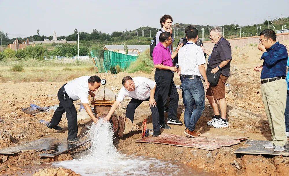 国外地热专家参观地热出水"有一次,气象部门发布宁南地区暴雨黄色预警