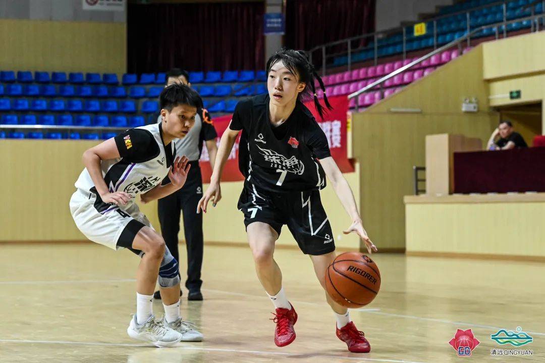 深圳15号周彤23分6篮板2助攻,珠海7号杨蕊20分7篮板3抢断.