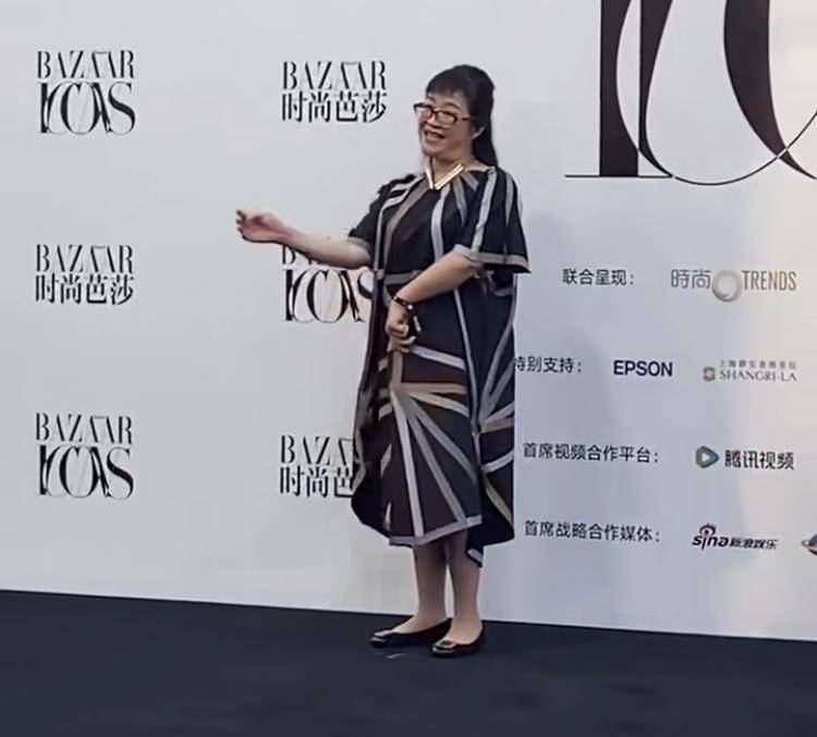 上海这一夜:李宇春英气,周冬雨性感,海清脸垮,张天爱太敢穿