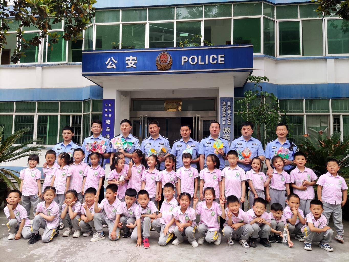 萌娃进警营沉浸式体验"硬核"守护_白河_防范_城关镇