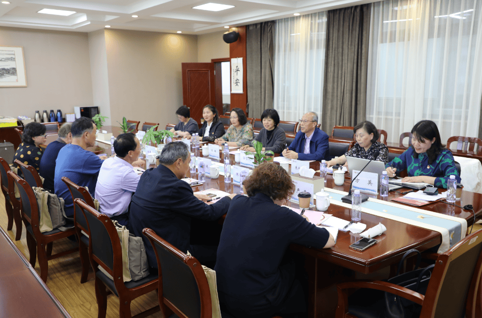 【校园热点】崇明区教育学会来校交流考察