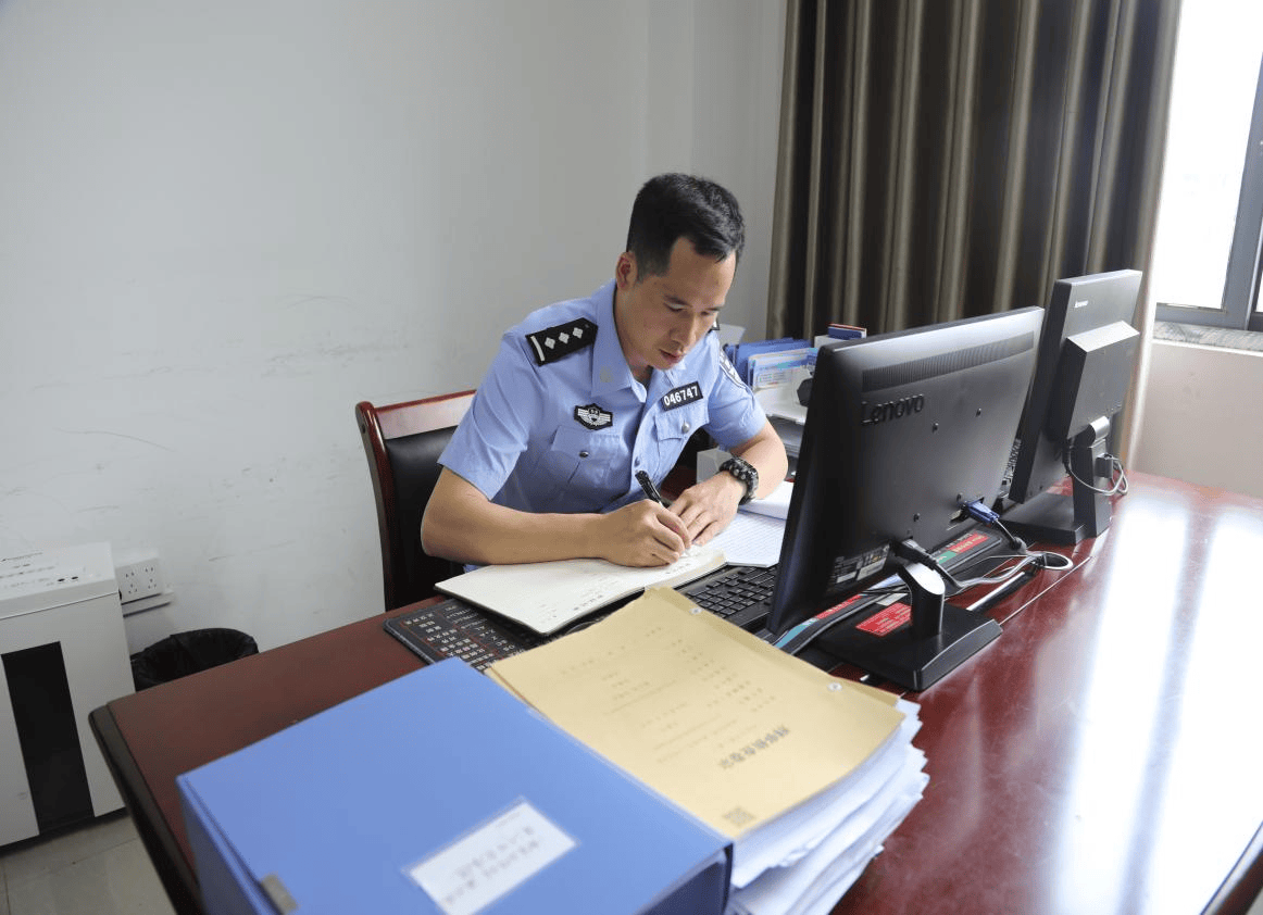 两年"漂流"破获跨境网络赌博案在三都县公安局,吴跃作有个外号——"