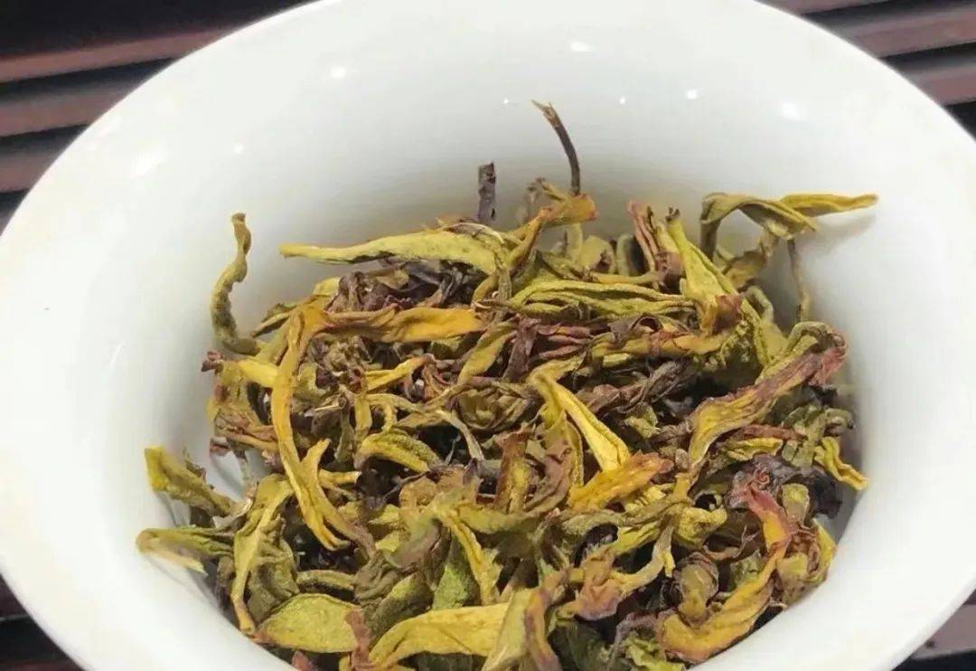 神奇的道茶:武夷岩茶—白鸡冠