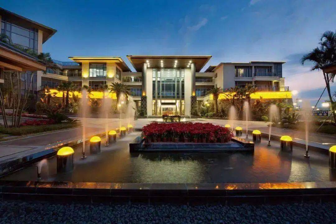 399元住亿城泉说酒店,含自助早餐,半山温泉 泳池