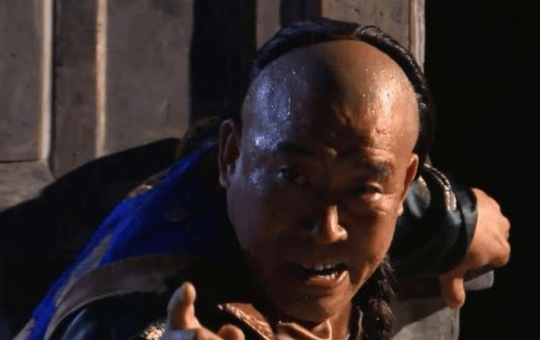 越高,杜旭东在影视剧中的戏份也越来越多,之后的他,也不仅仅只演反派