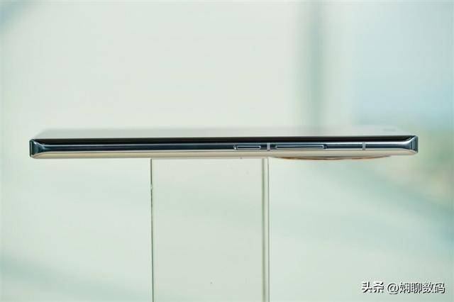 vivo实力派旗舰,蔡司影像 1tb内存 ip68防水,天玑9300还香吗?