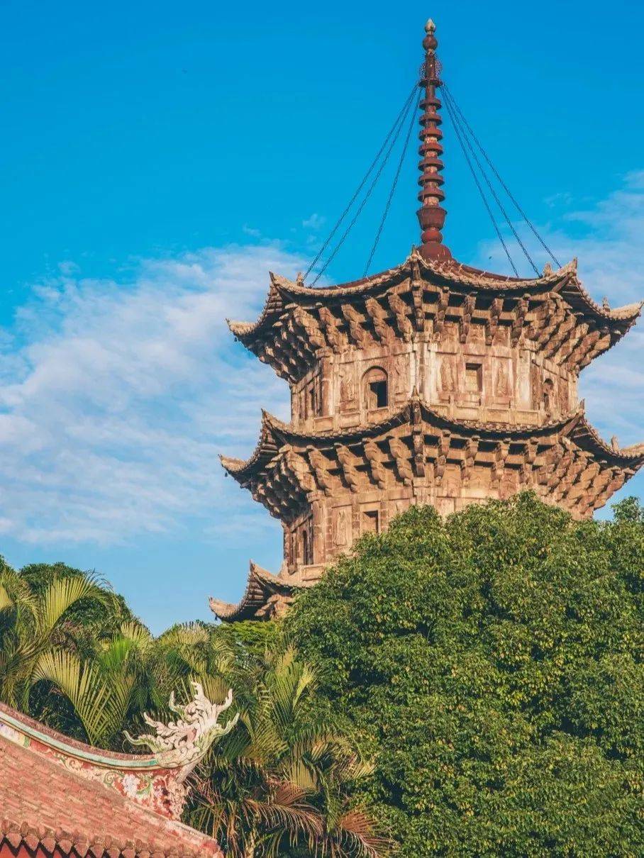 是宋元泉州规模最大,官方地位最突出的佛教寺院,其寺院经济及高规制的