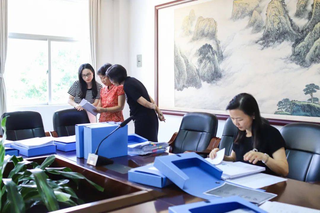 工作2024年5月7日上午,省教指委专家组成员刘学兰教授(华南师范大学)