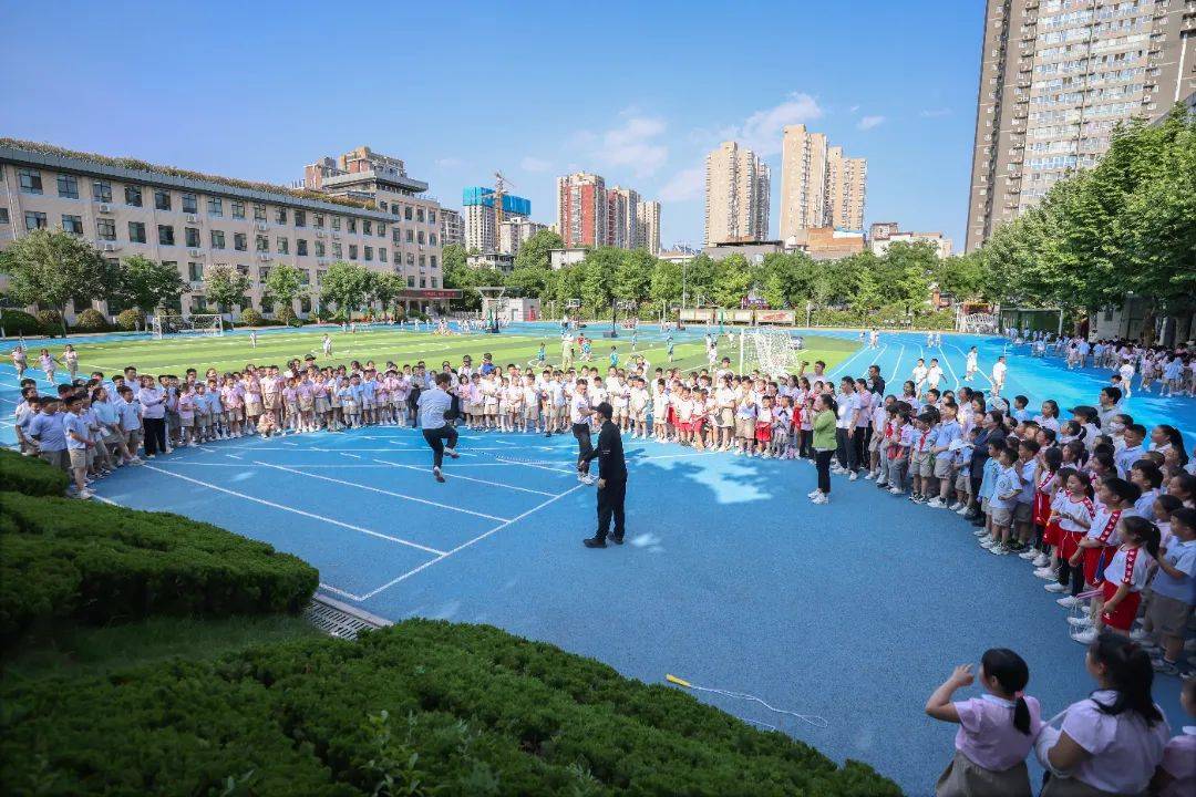 国际级裁判员,全国跳绳培训讲师樊立恒老师莅临陕西师范大学实验小学