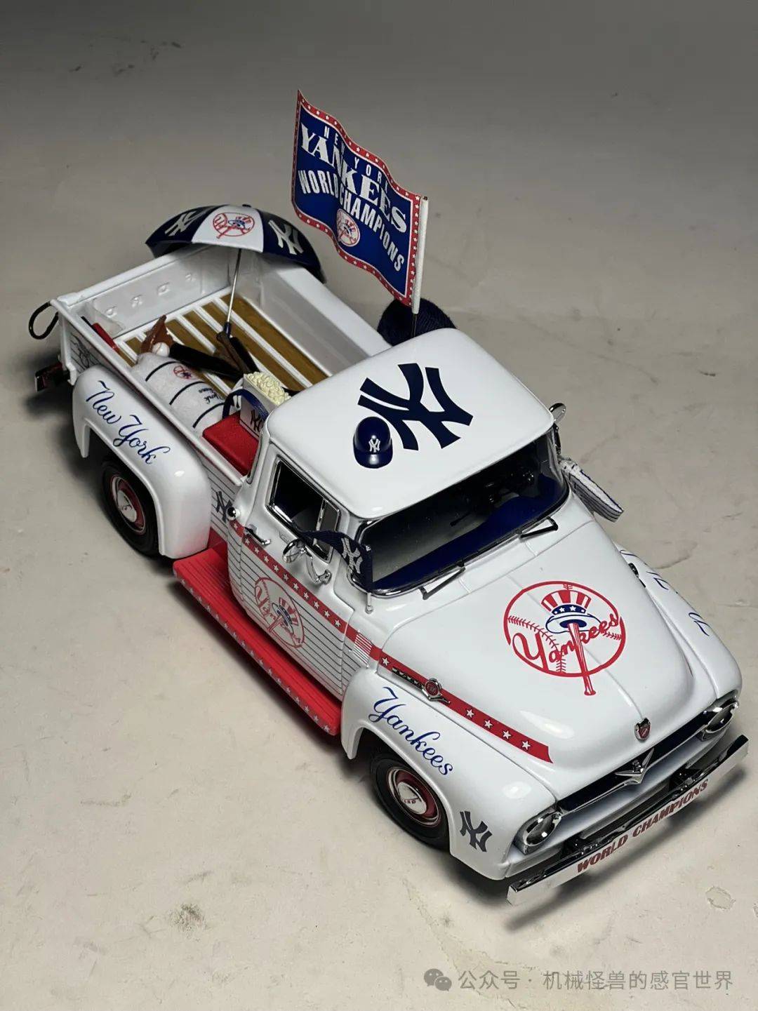 danbury mint | 最美球队车,福特 f100 皮卡纽约洋基队涂装