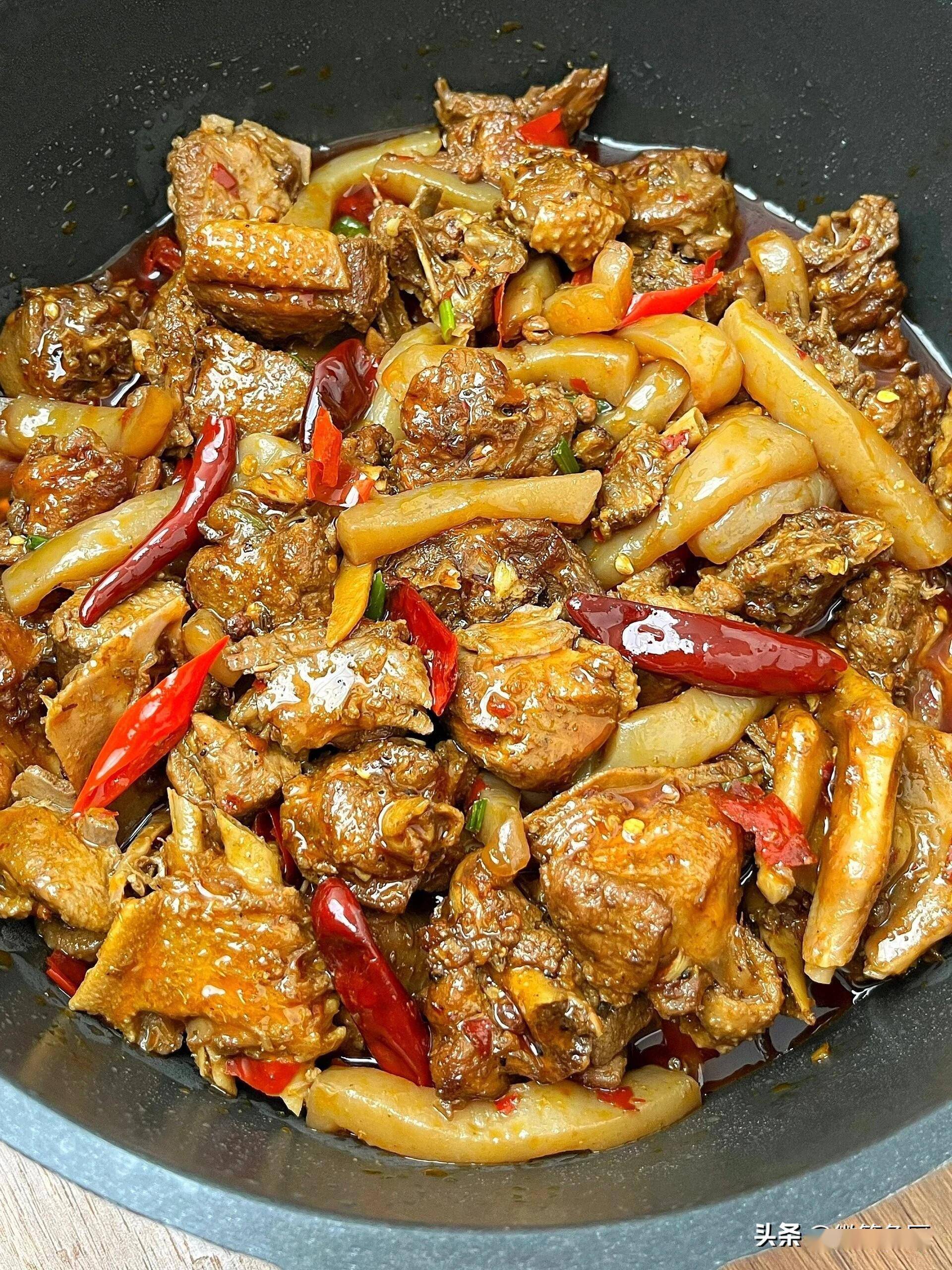 天热出汗多,建议大家多吃4道碱性菜,香辣开胃,元气满满过夏天