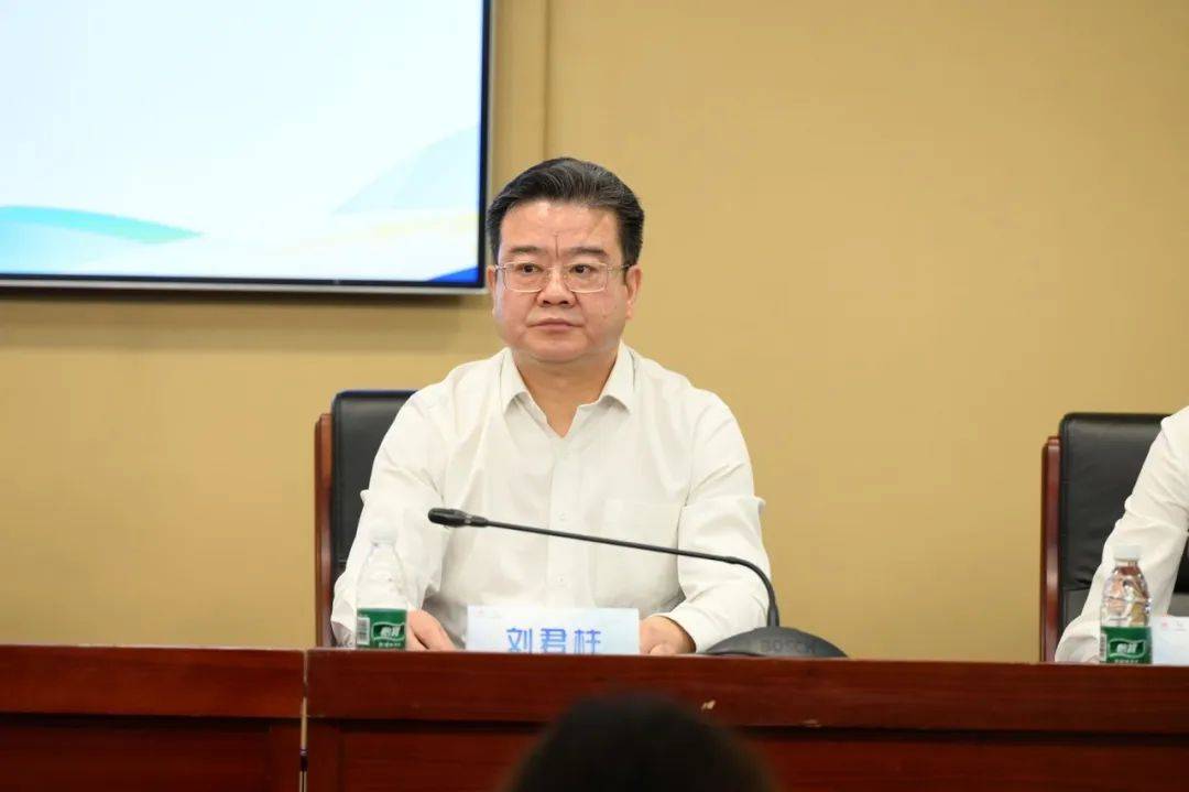 体育的盛会 人民的节日 欢乐的海洋——第一届全国