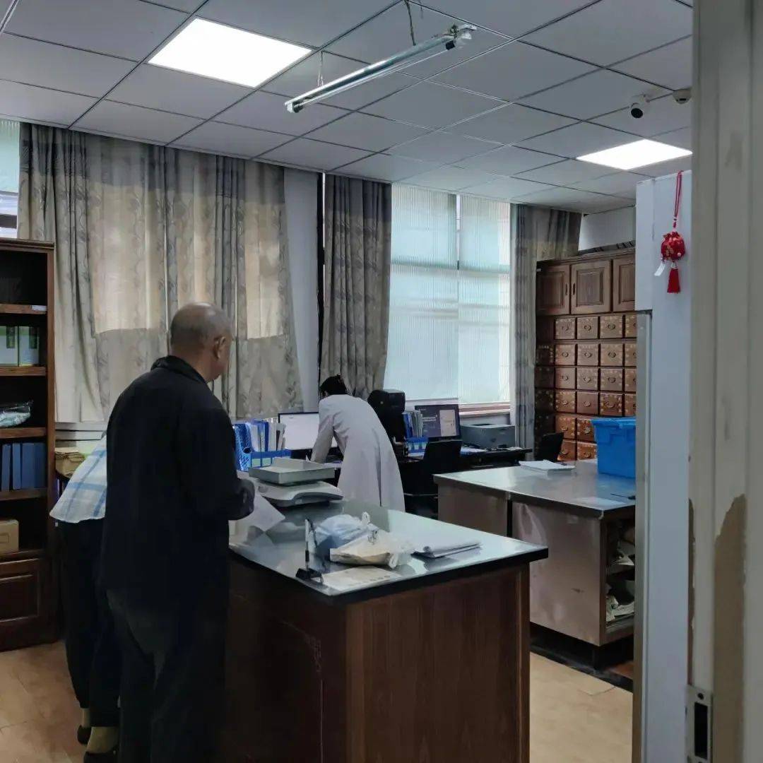 在郑州市卫生健康委相关负责人的指导下,2021年5月28日,郑州人民医院