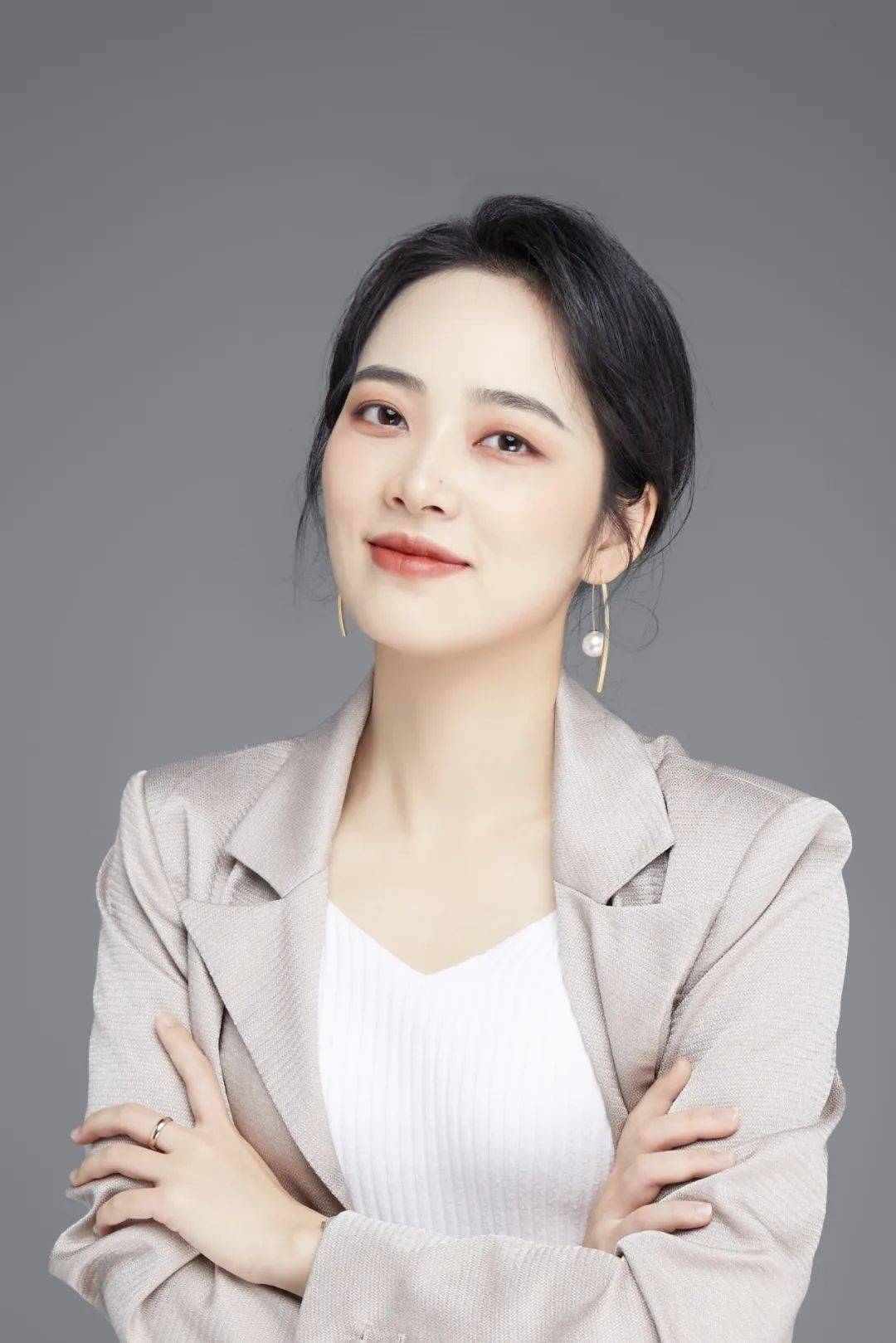 毕业论文还能"团"?周末2班带你揭秘