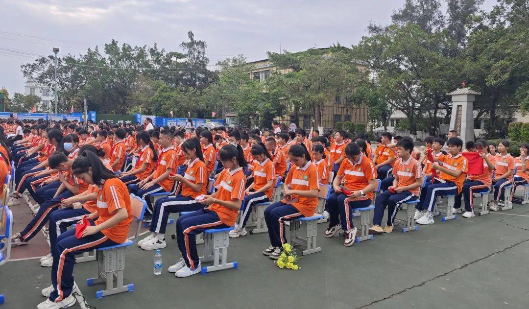 港市示范性离队入团仪式暨红领巾巡讲团宣讲进校园活动在东兴市举行