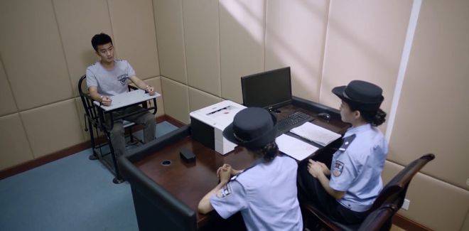 25岁男子深夜强奸42岁阿姨，阿姨丝毫不怪：还是小伙子会玩