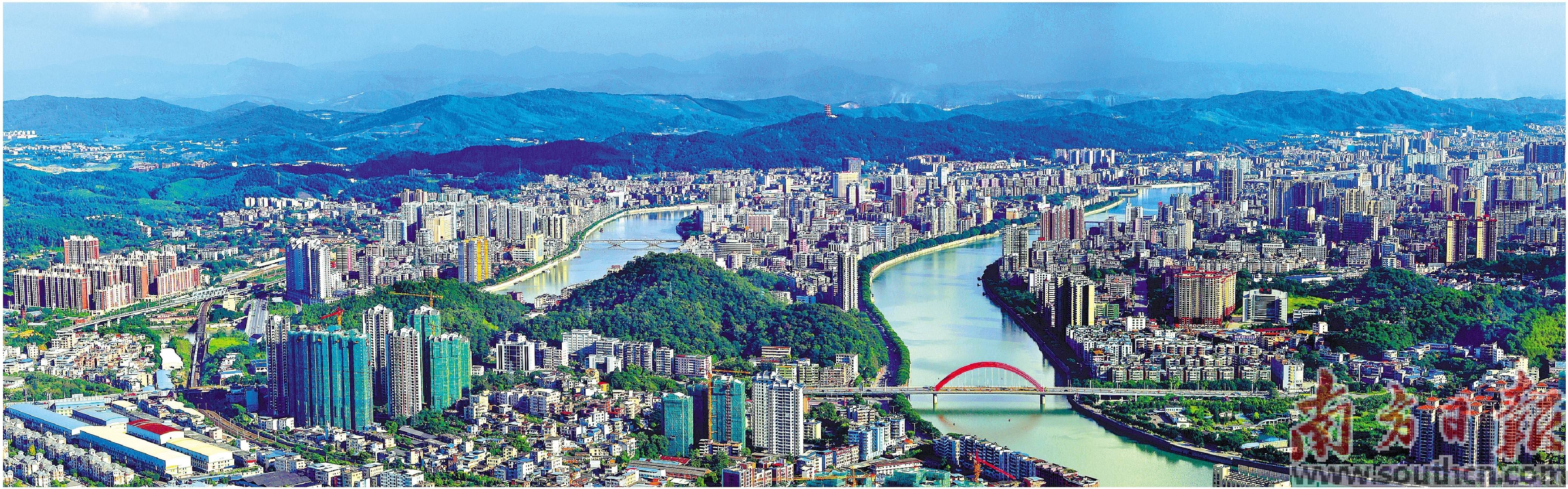 工业老城向"新"突围.图为韶关市城区.