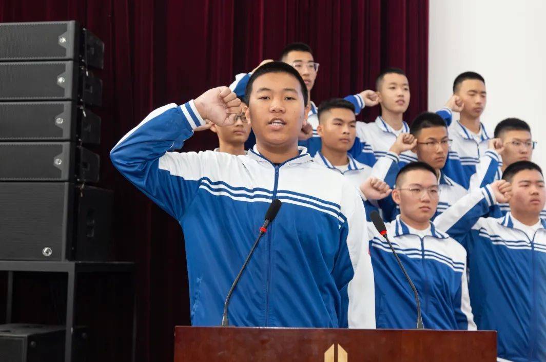 61 团建担当】赓续劳动之风 共谱我辈之美 —— 长春市十一高中学生