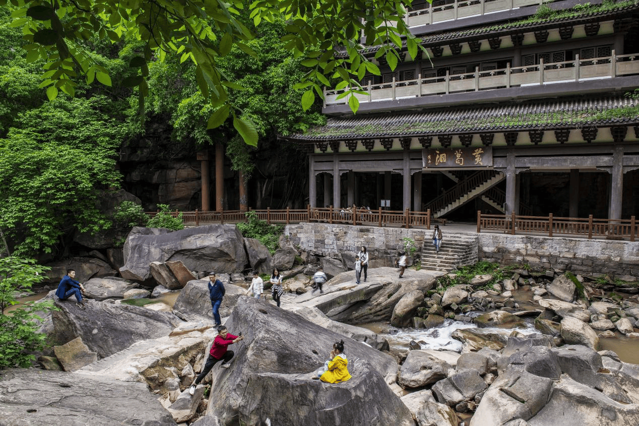 重庆綦江:太平桥风景如画 游人如织