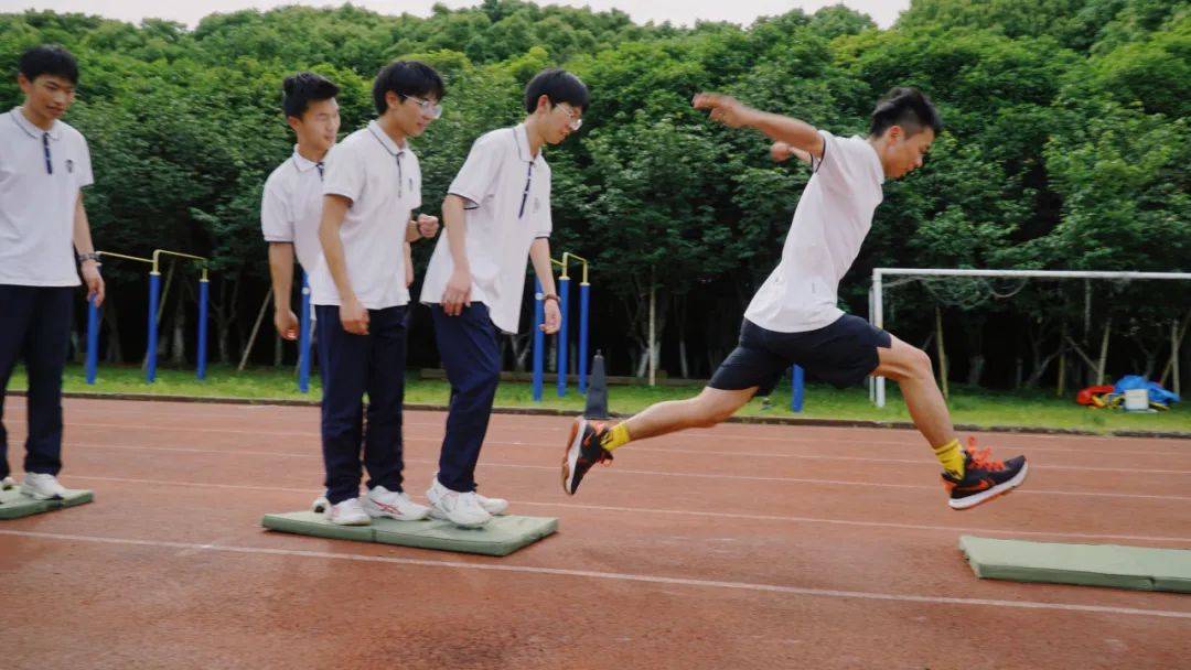 阳光运动 释放心灵——澄潭中学第十五届春季运动会