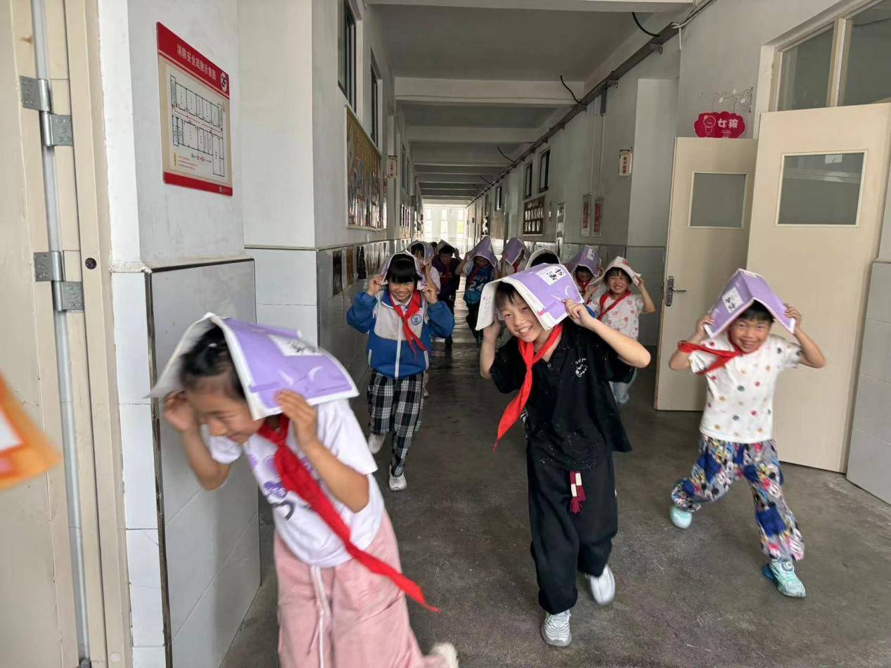 防震常演练,安全记心间 ——灞桥区石佛寺小学防震演练活动