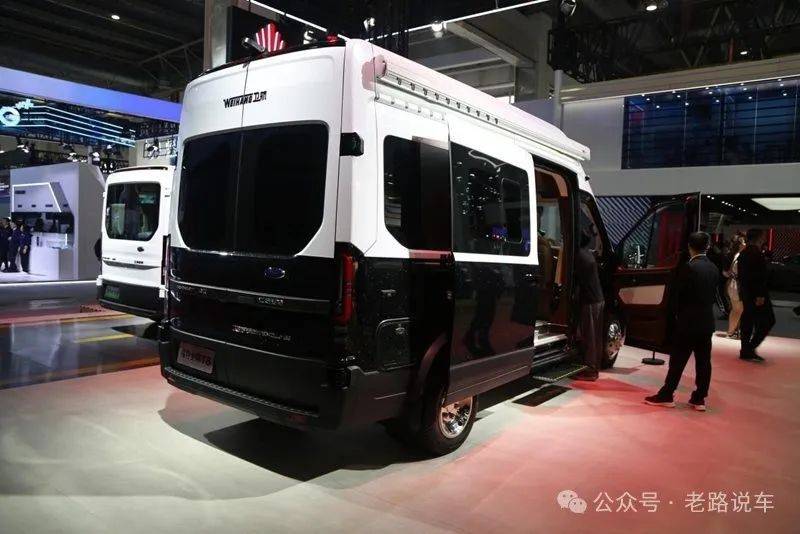 轻客也能暗藏玄机 江铃福特全顺t8卫航公务舱房车