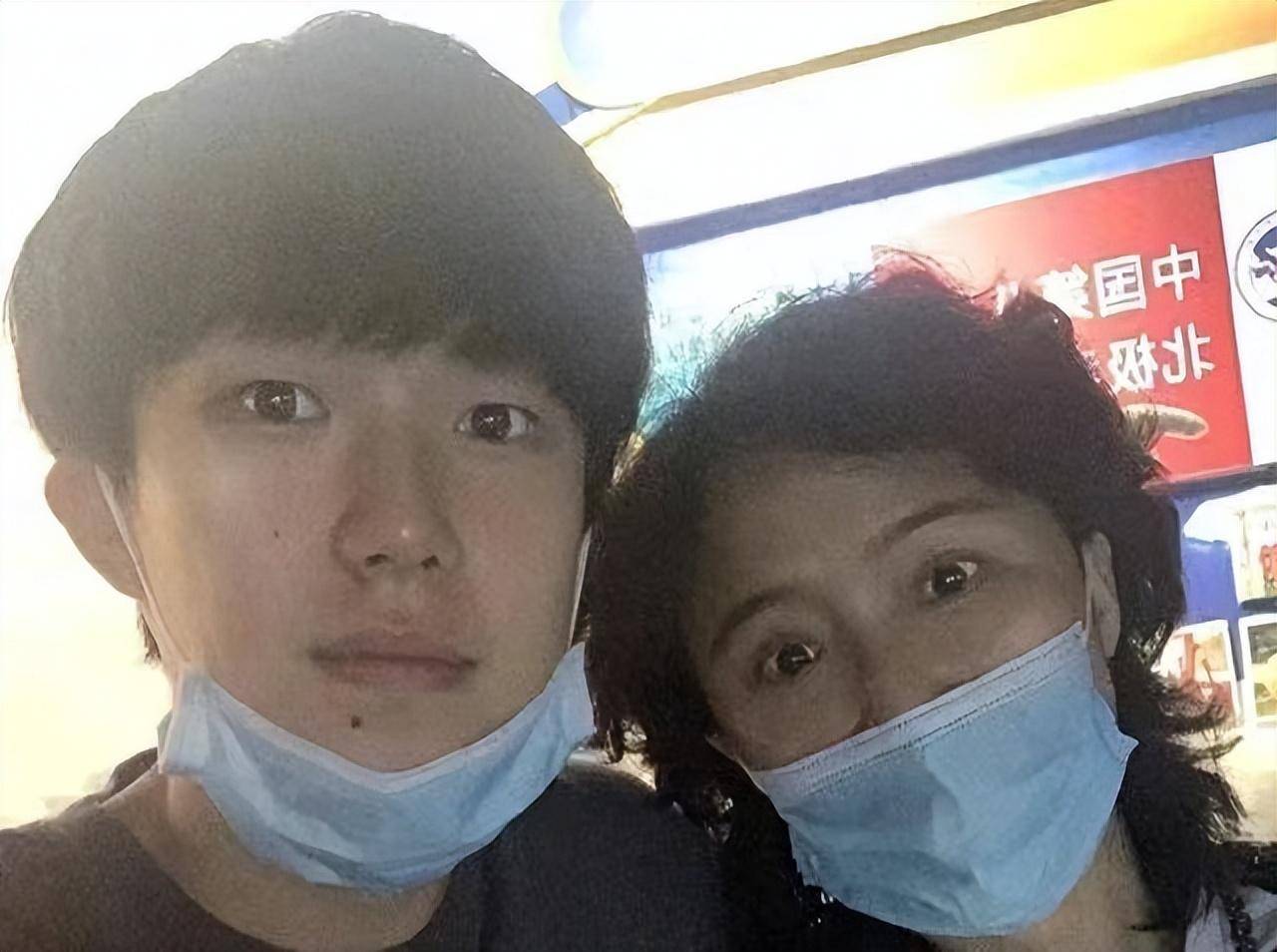 她是王楚钦妈妈:高校校花,旺夫成富豪,80封家书儿子成国乒一哥_范丽青