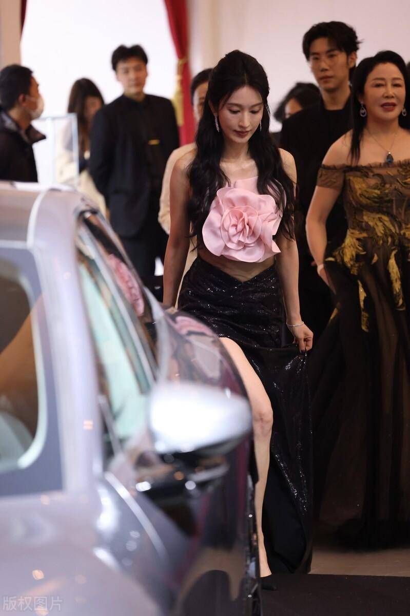 张俪这身材,这才是尤物啊!