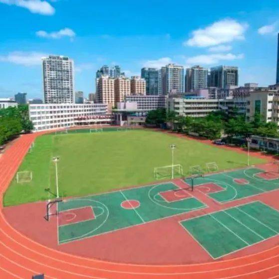 这些足球场就在市中心!