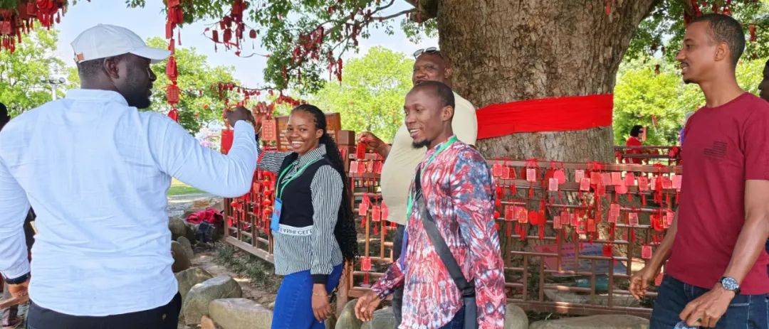 几内亚铝土矿开发与管理研修班到访安义县开展系列考察交流活动