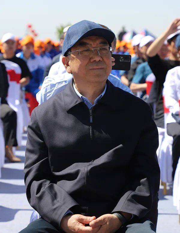 山西省人大常委会副主任吴俊清,山西省副省长熊继军,山西省教育厅党组