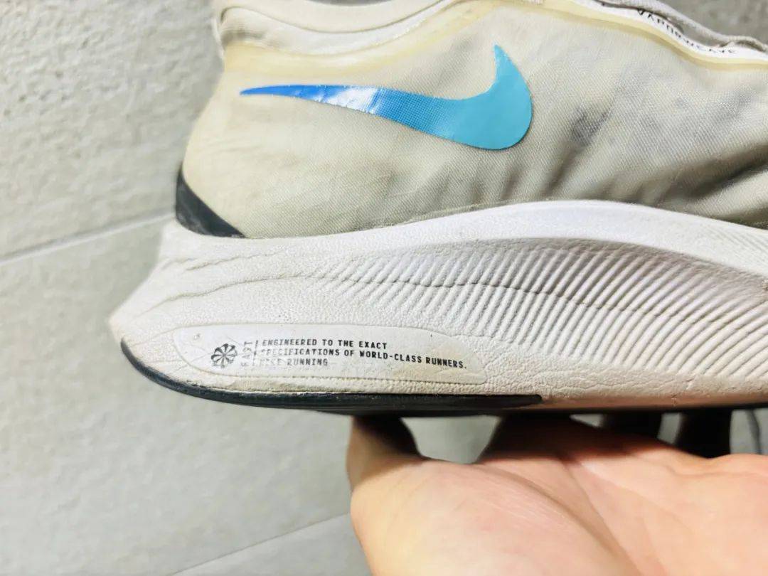 跑者旅记|在世界上最富裕的地区之一,穿什么跑鞋?迪拜跑圈文化解析