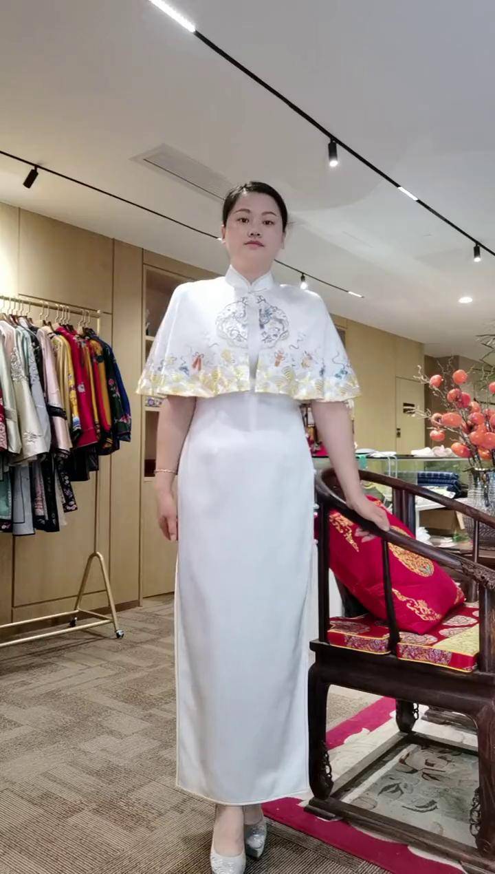 重要的场合一定需要一件好看的旗袍(服饰)旗袍娇古苏绣旗袍 高考加油