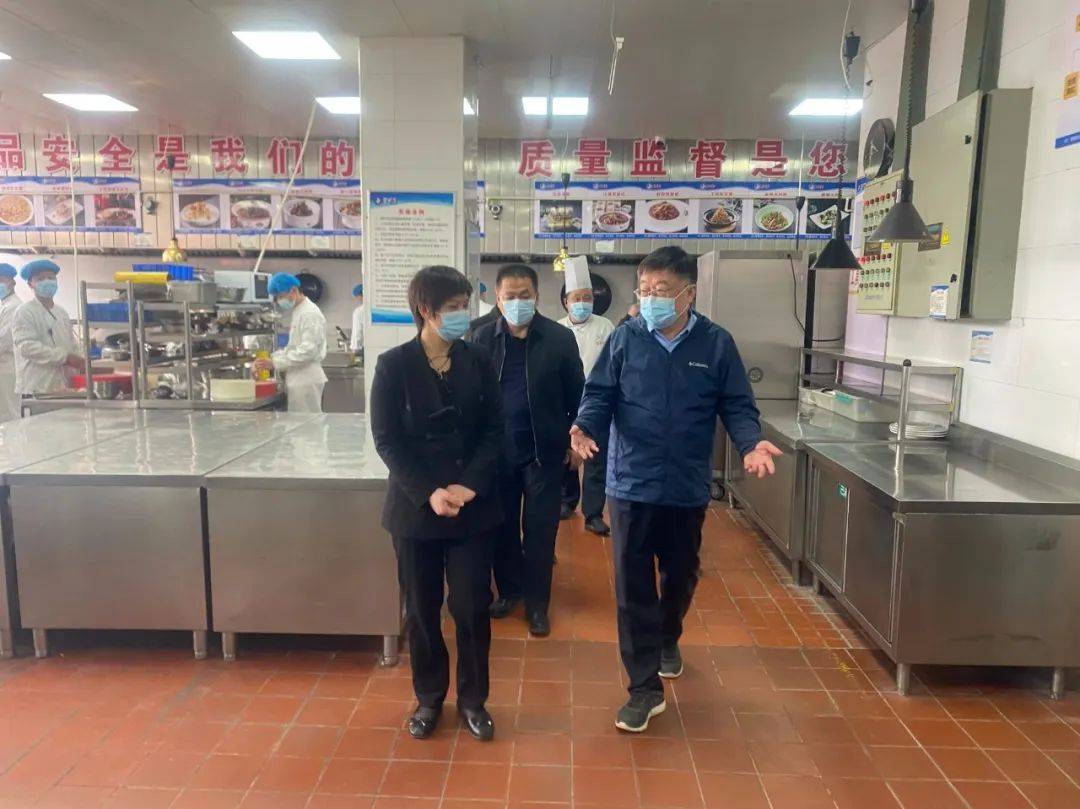 赵玉生督导检查食品安全工作