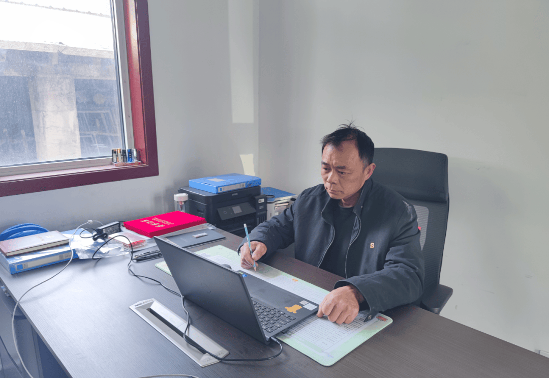 最美潮泉人 | 石峰:敬业奉献者的坚守与担当