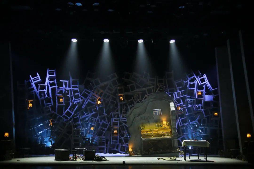 【德米安首演】鸟要挣脱出壳_辛克莱_音乐剧_舞台