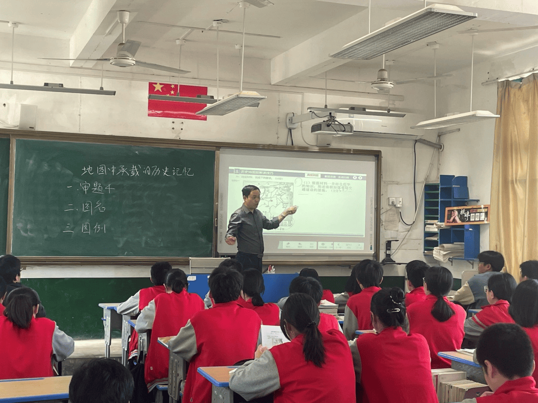 融明课堂丨教研花开初夏时,送教同研共成长——赴闽清县东桥初级中学