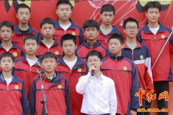 大关县一中:听红歌嘹亮 唱热血青春(组图)