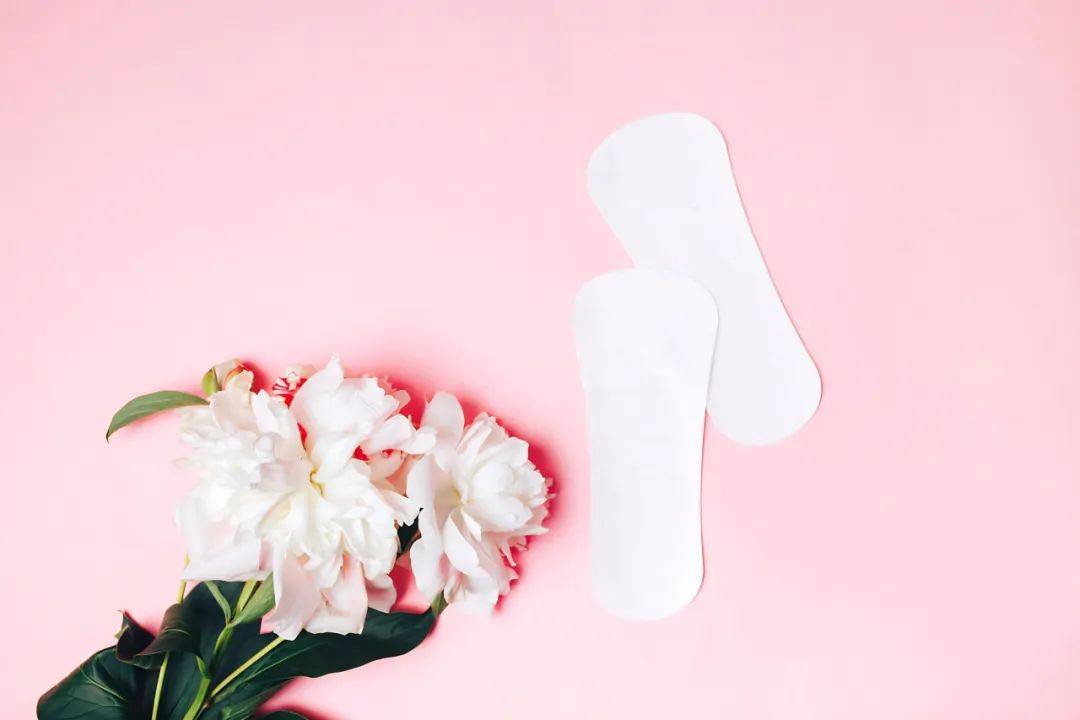 及时就诊牛诤说,像这样因为长期使用卫生巾导致前庭大腺脓肿的患者并