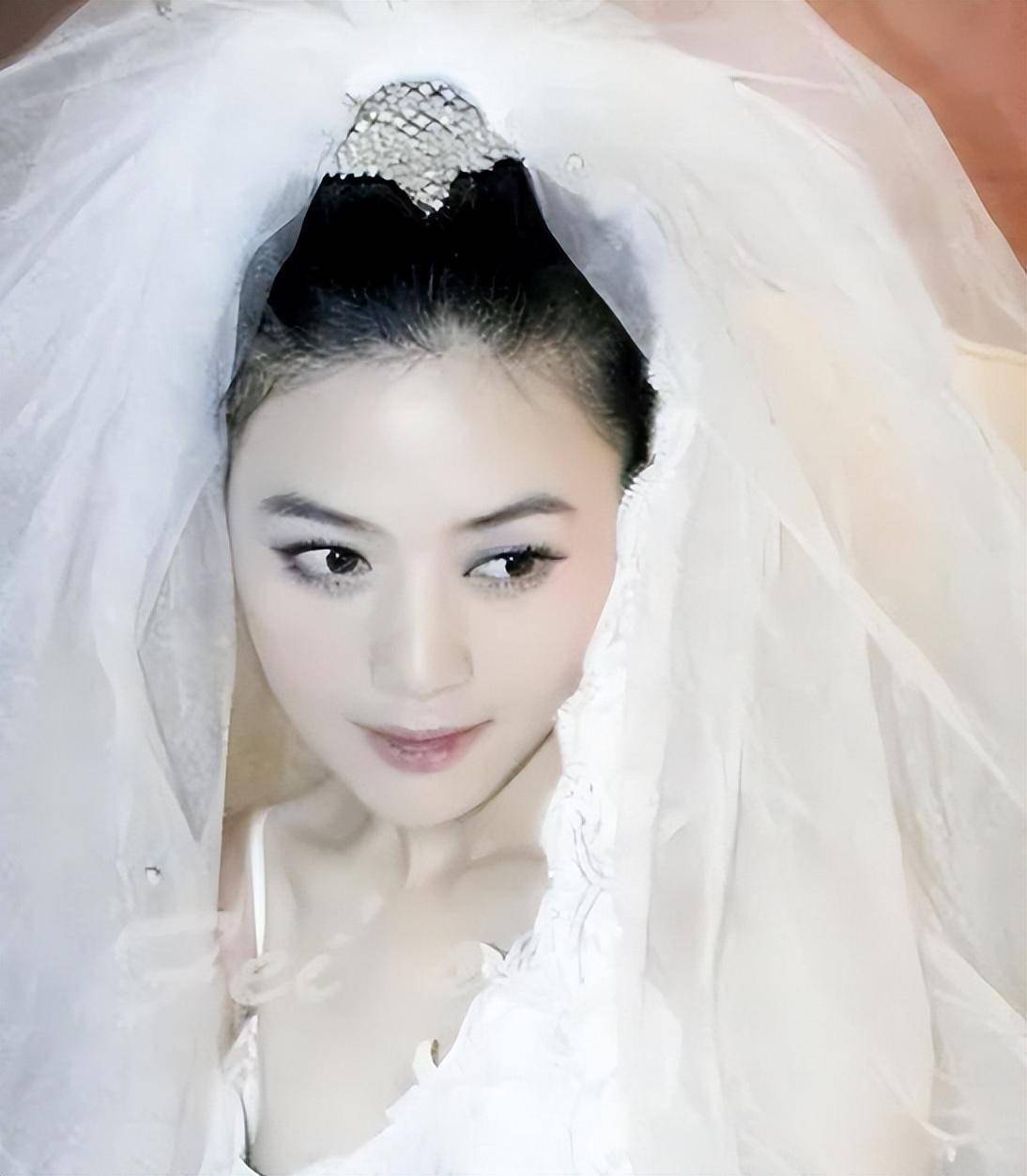 田海蓉:母亲患癌去世,富豪丈夫病死狱中,她拿130亿努力活明天_徐明_女