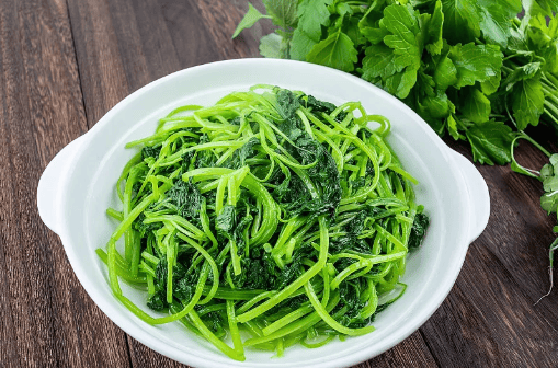 当身体对你发出这八个信号的时候,说明你的肝在喊"救命"了!