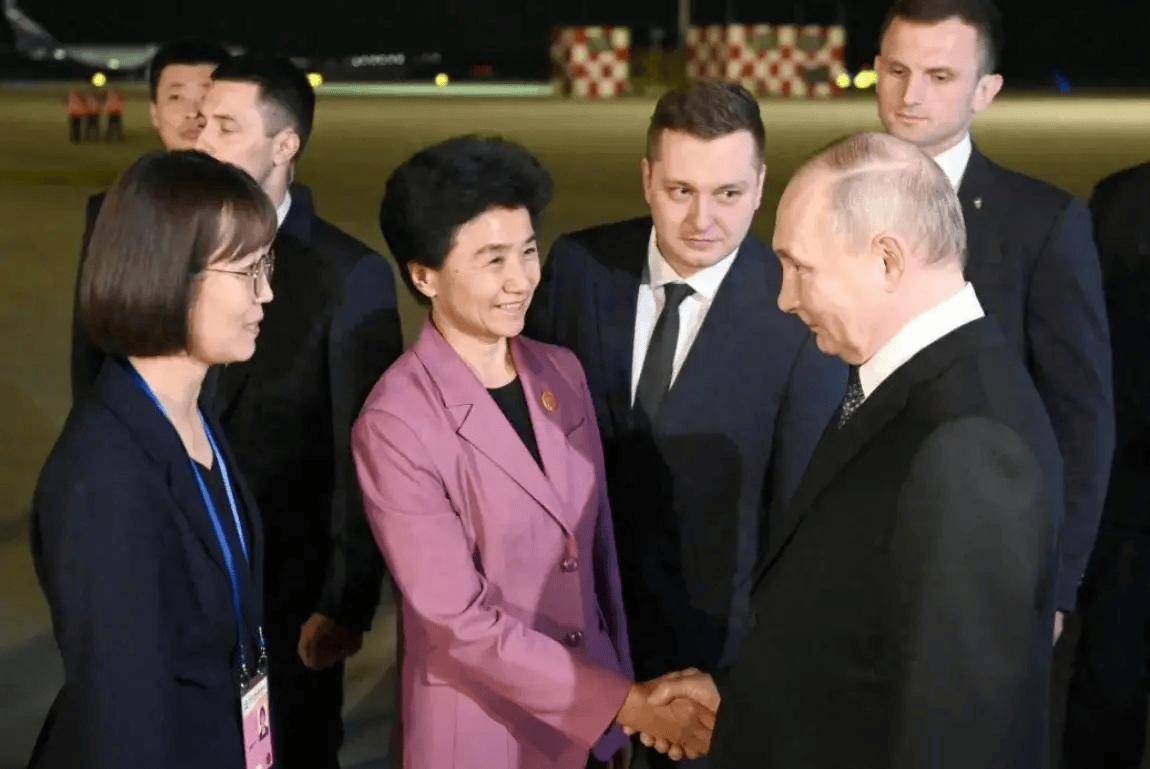 普京在中国待了2天,中俄决定联合开发一地,东北人民有福了!