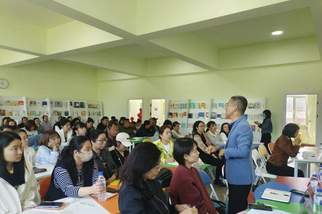全体人员还实地参观了通化县第七中学心理辅导室