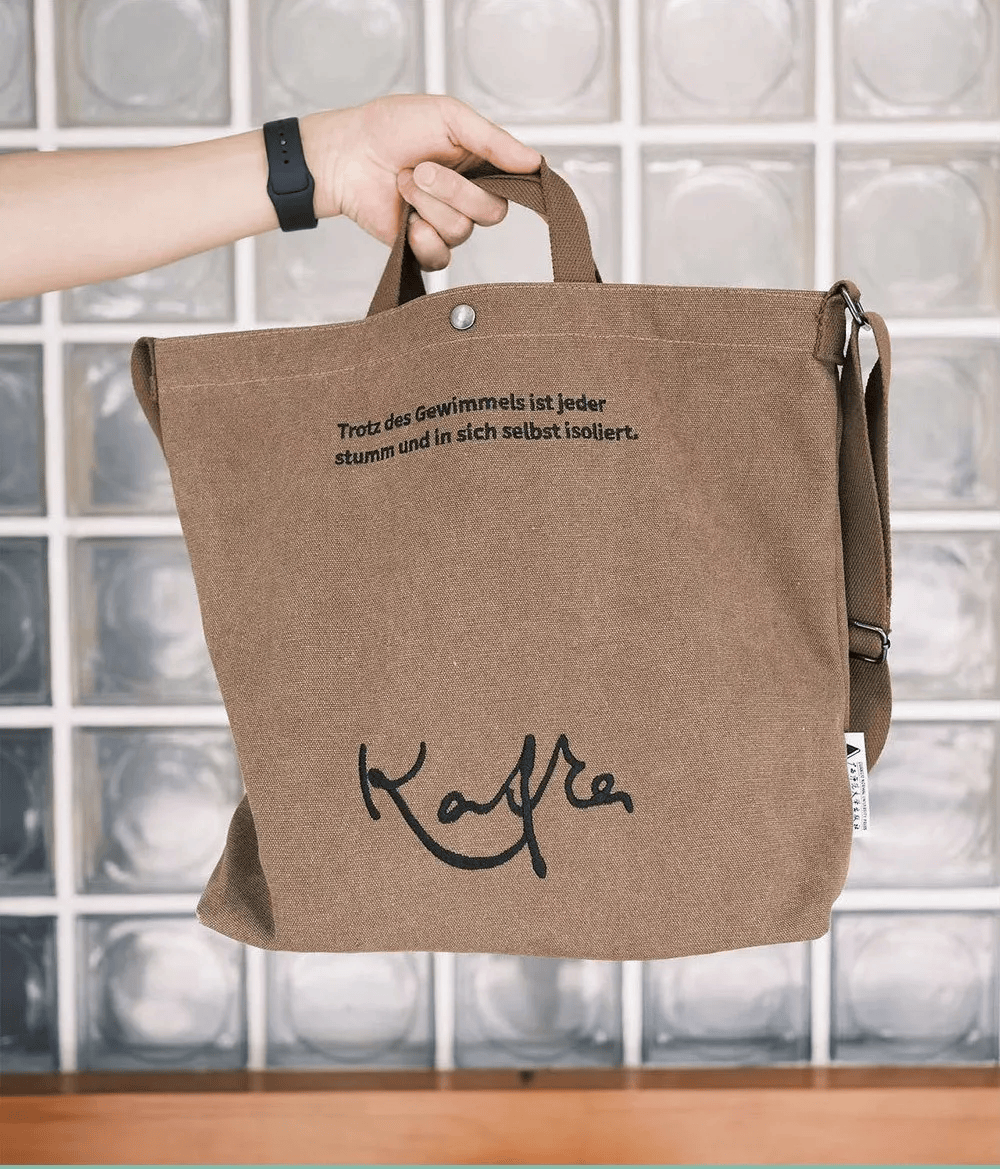 现在报名,加赠卡夫卡主题托特包 咖啡杯